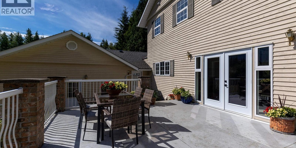 1920 LAUREL STREET Terrace Photo 35 1920 LAUREL STREET Terrace Photo 35